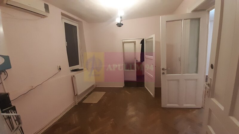 Casa la Piata Romana 2 Camere la Curte pe Strada Nicolae Iorga