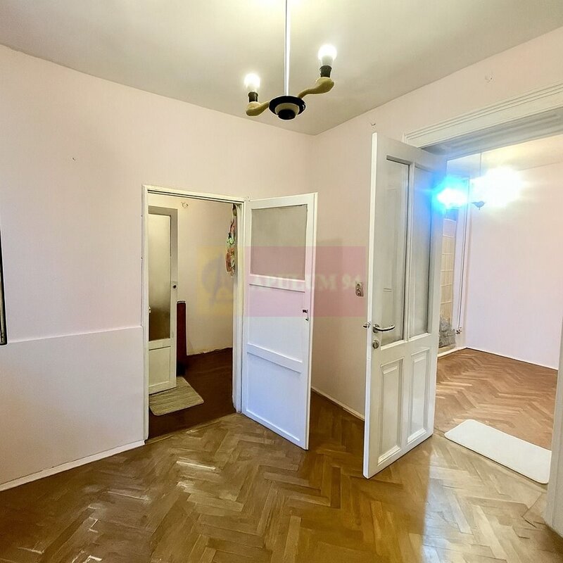 Casa la Piata Romana 2 Camere la Curte pe Strada Nicolae Iorga